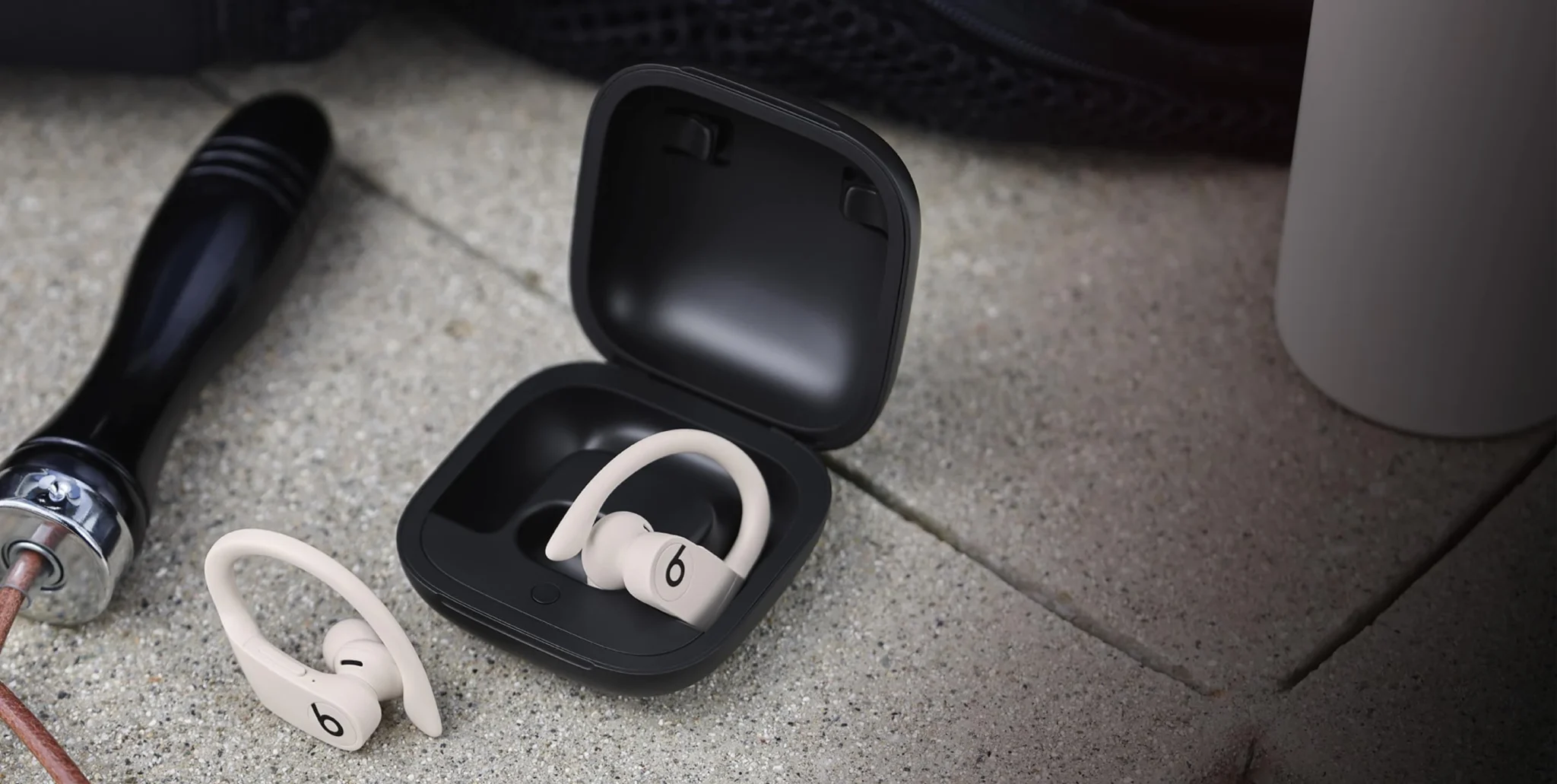 Beats Powerbeats Pro-a1